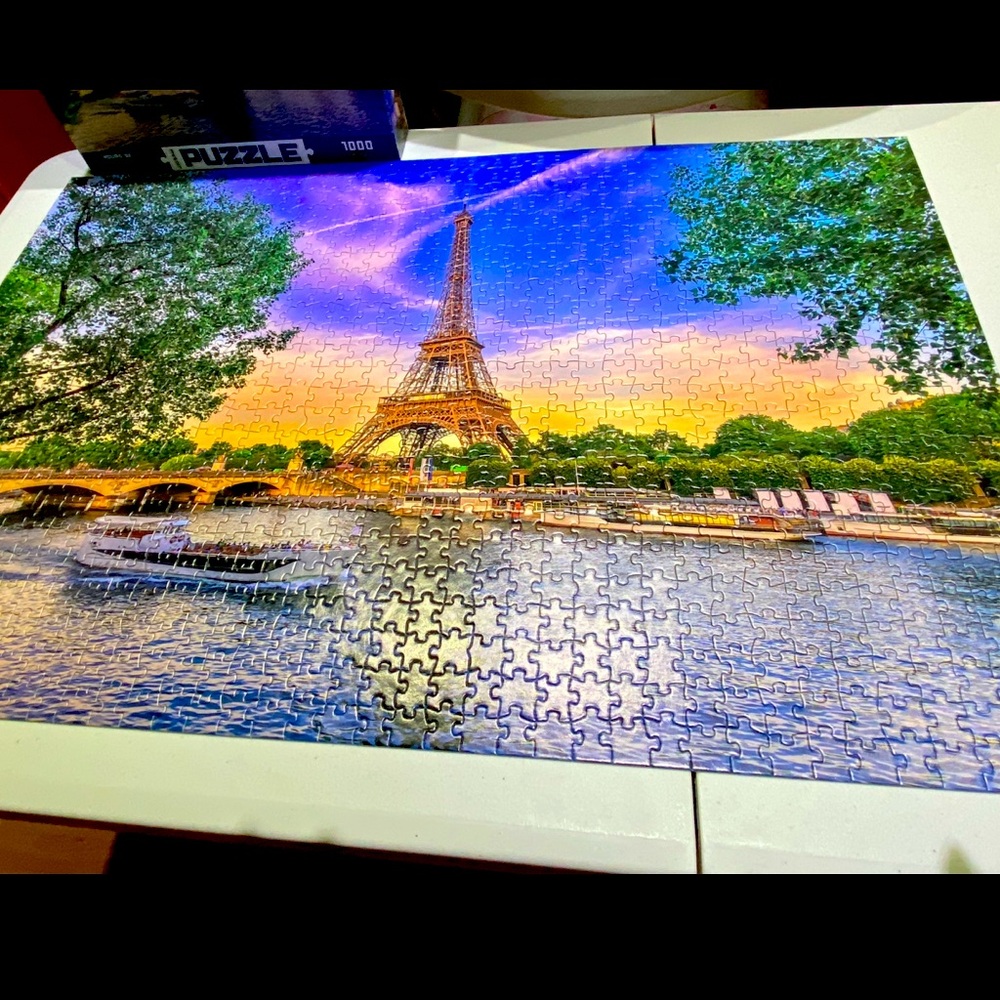 Go! Beautiful Paris 1000 Piece Jigsaw Puzzle - used only once.